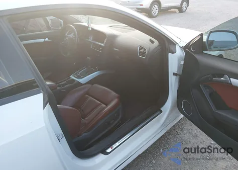 2011 Audi S5 4.2 Premium Plus z USA, uszkodzony, nr VIN WAUCVAFR1BA042360